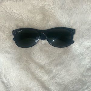 Black Ray-bans